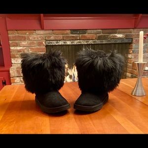 UGG Short Sheepskin Cuff Boot